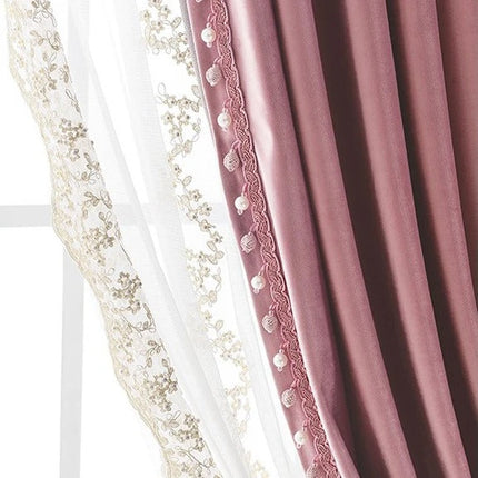 Romantische Gardine mit Perlenstickerei