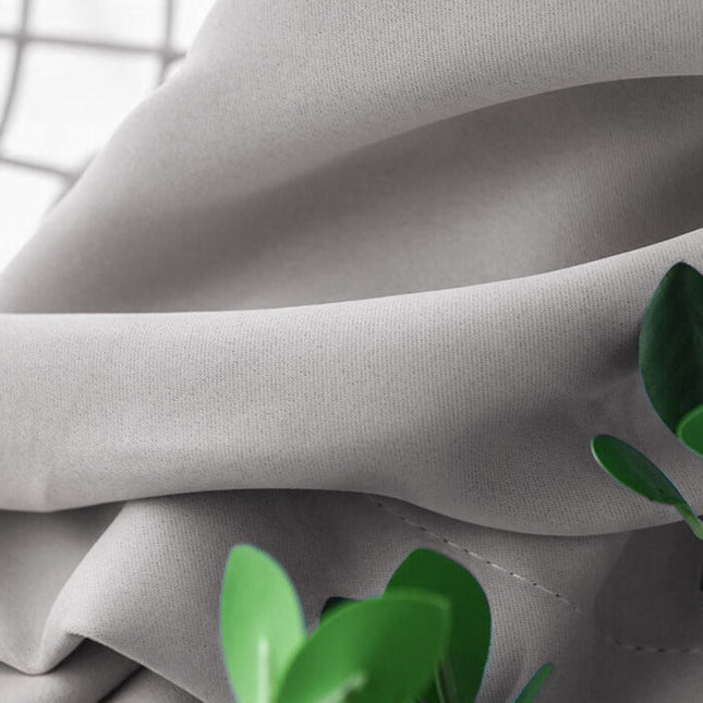 Verdunkelungsvorhang Ösenschal in schlichtem Grau