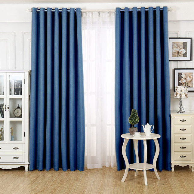 Blauer Verdunkelungsvorhang für das Wohnzimmer