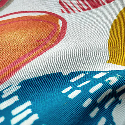 Bunter Vorhang mit modernem Muster